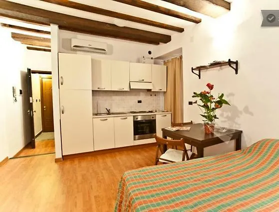 شقة Monolocale Genova Centro Storico 0*, جنوة